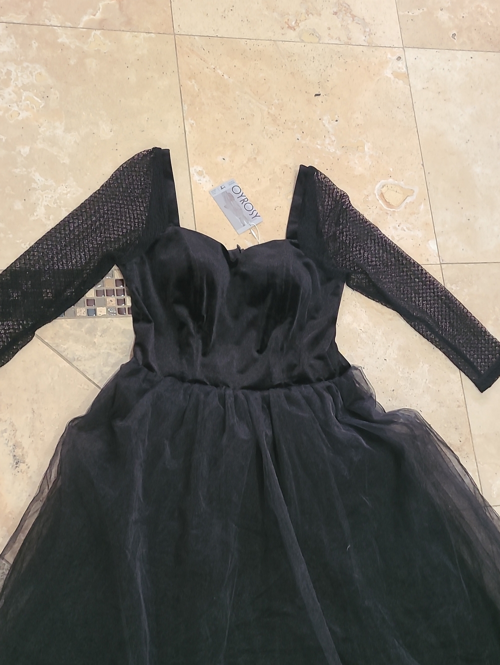 Black Mesh Long-Sleeve Tulle Evening Dress